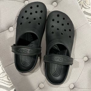 Black crocs